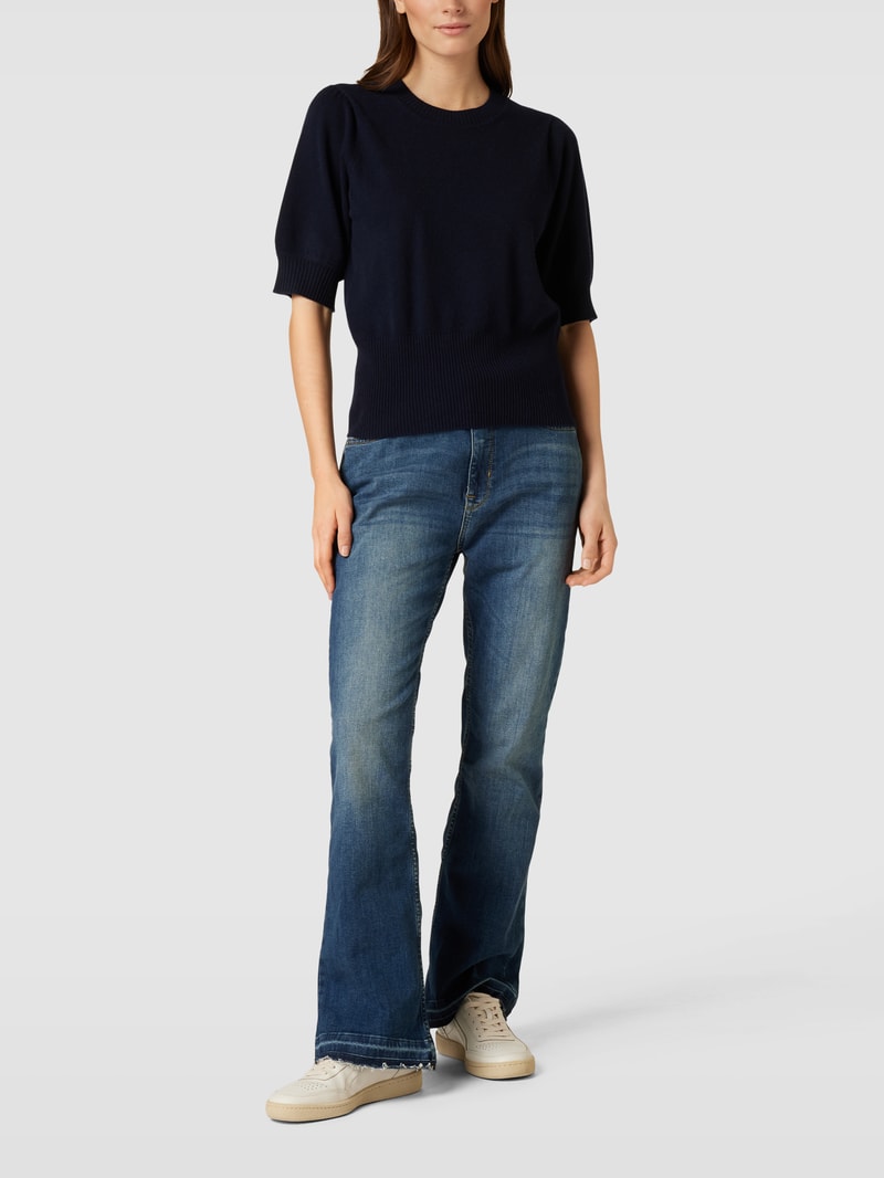Flared Fit Jeans mit Kontrastnähten in blau