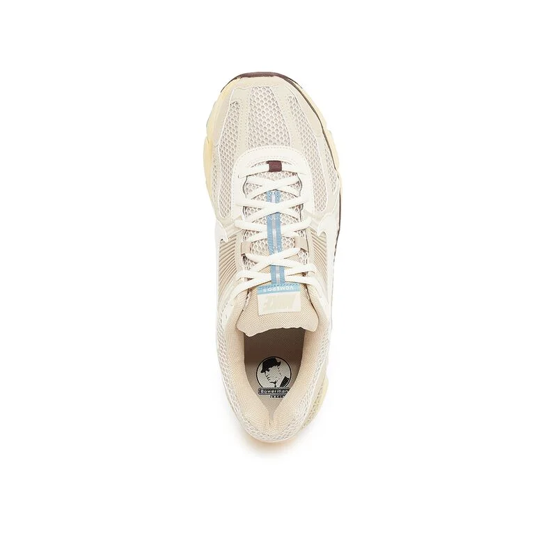 NIKE Wmns Zoom Vomero 5 