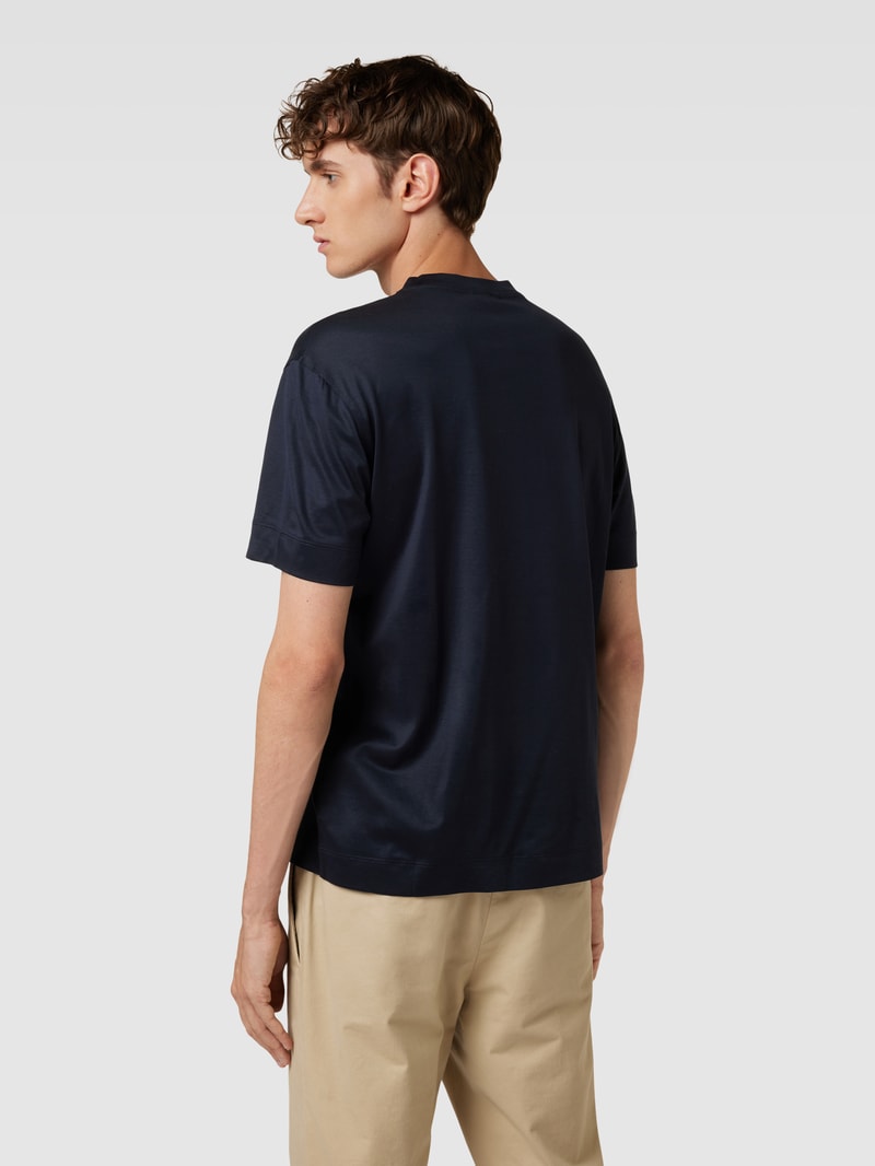 T-Shirt mit Label-Stitching in marineblau