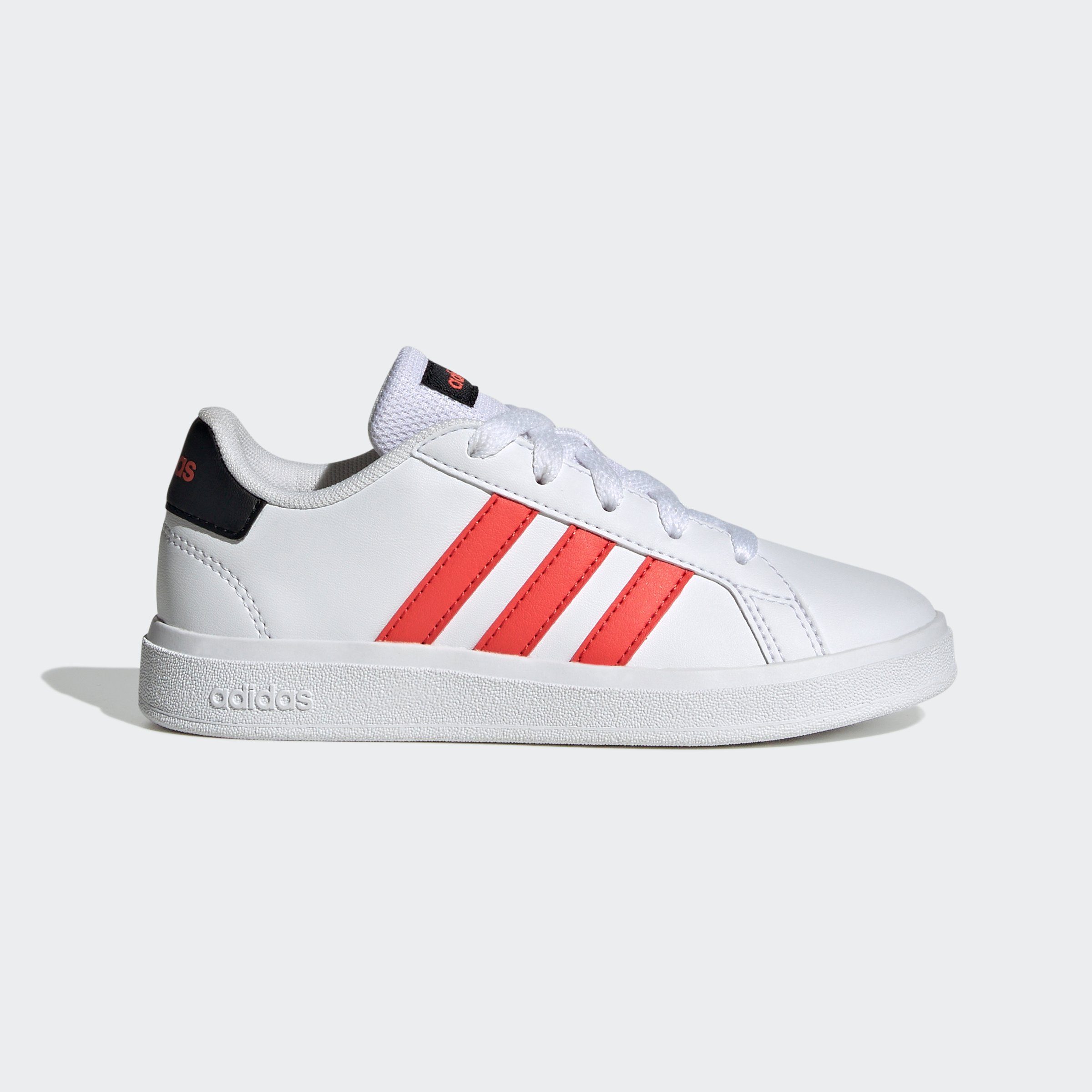 adidas Sportswear GRAND COURT LIFESTYLE TENNIS LACE-UP Sneaker Design auf den Spuren des adidas Superstar