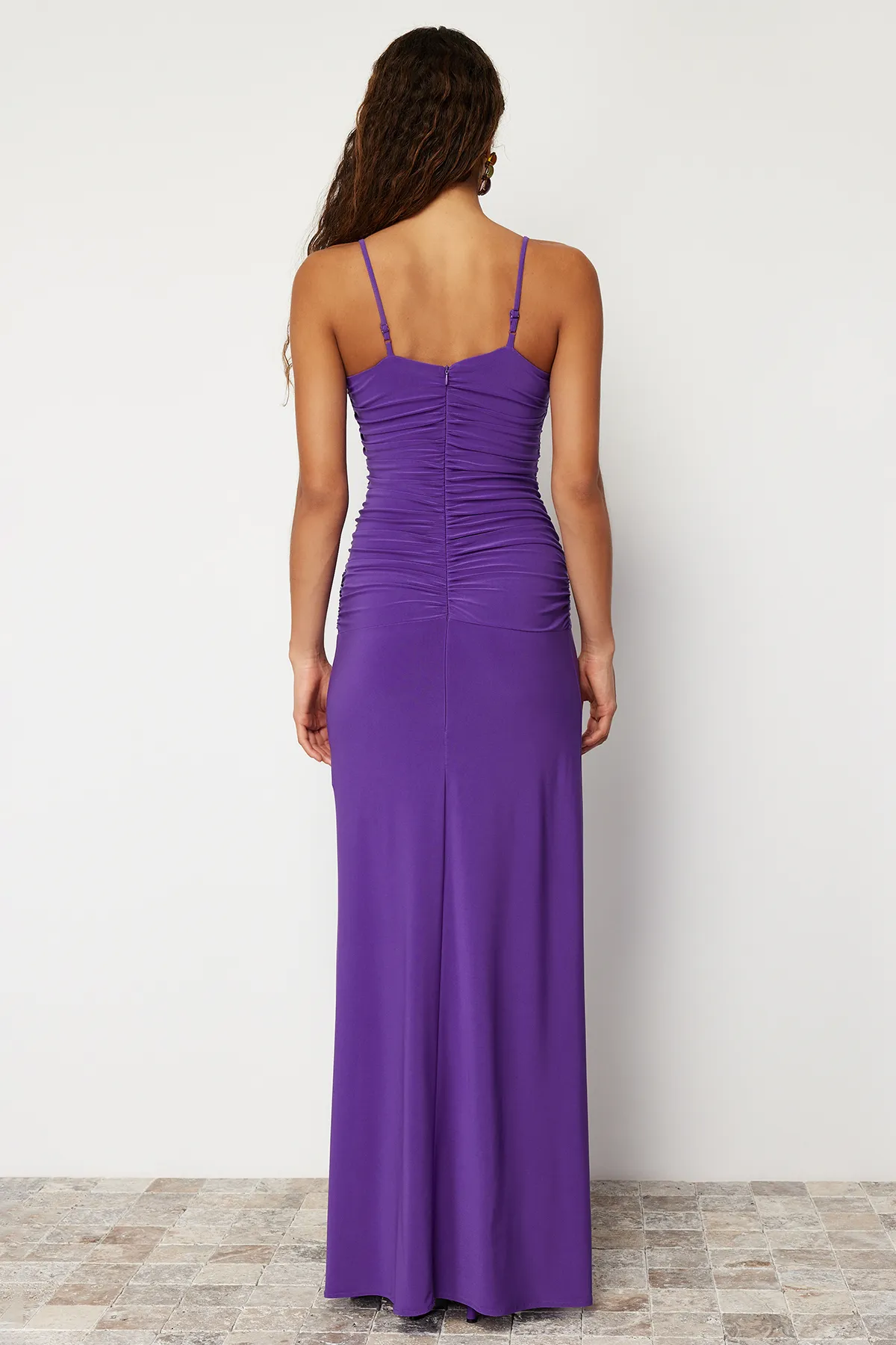 Trendyol Collection  Pflaumenfarbenes, schlichtes, gestricktes Abendkleid und Abschlusskleid TPRSS22AE0112