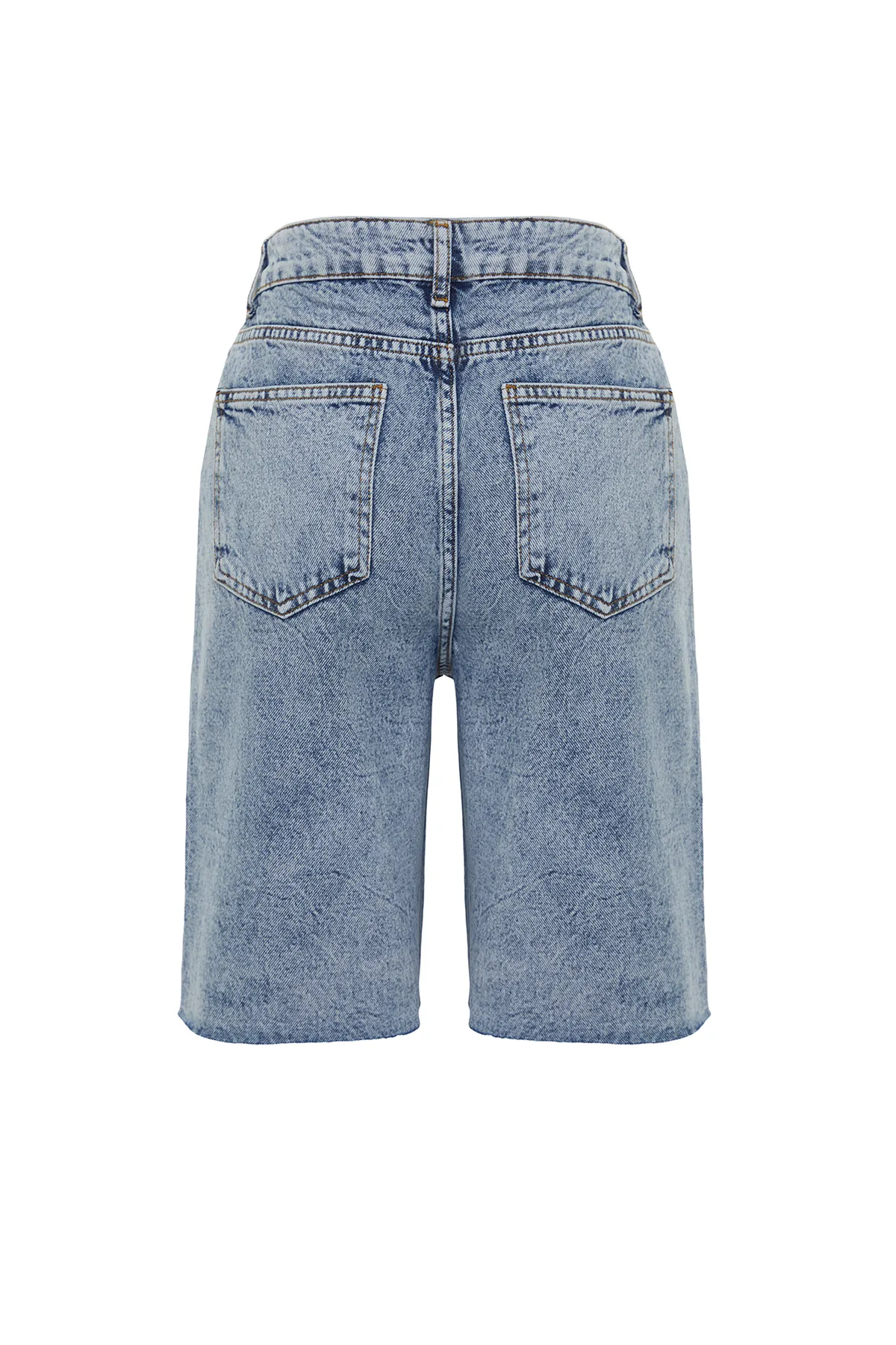 Trendyol Collection  Hellblaue Jeansshorts mit hoher Taille und Bermuda TWOSS24SR00020