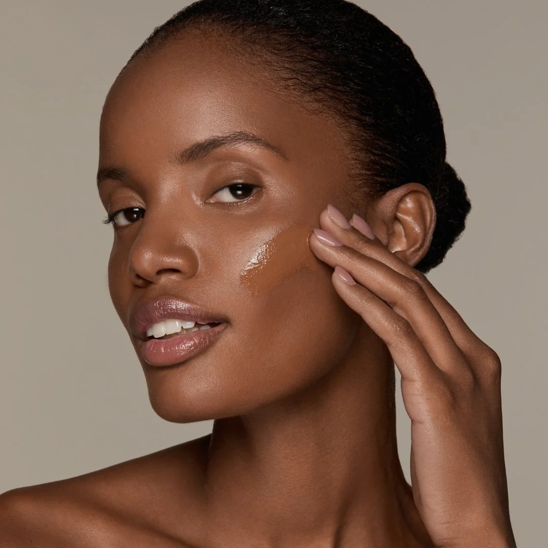 Base de maquillaje líquida ESSENTIAL