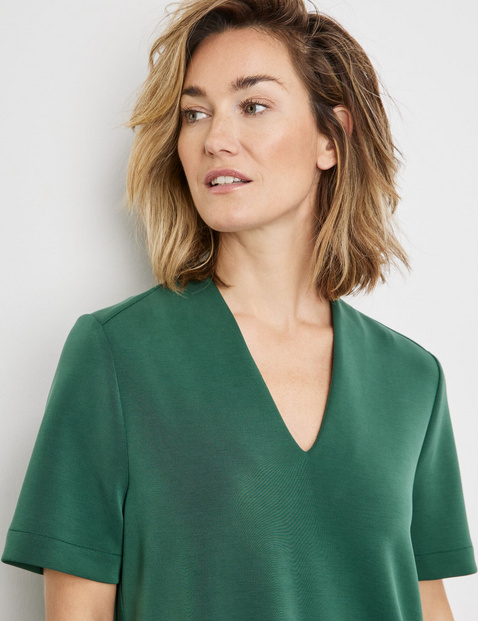 Fließendes Kleid
