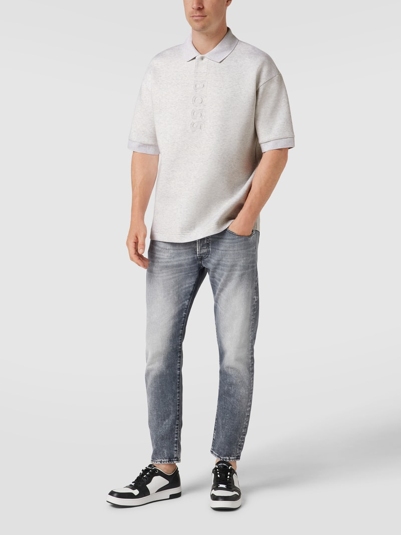 Relaxed Fit Poloshirt mit Marken-Detail Modell 'Pirax' in mittelgrau
