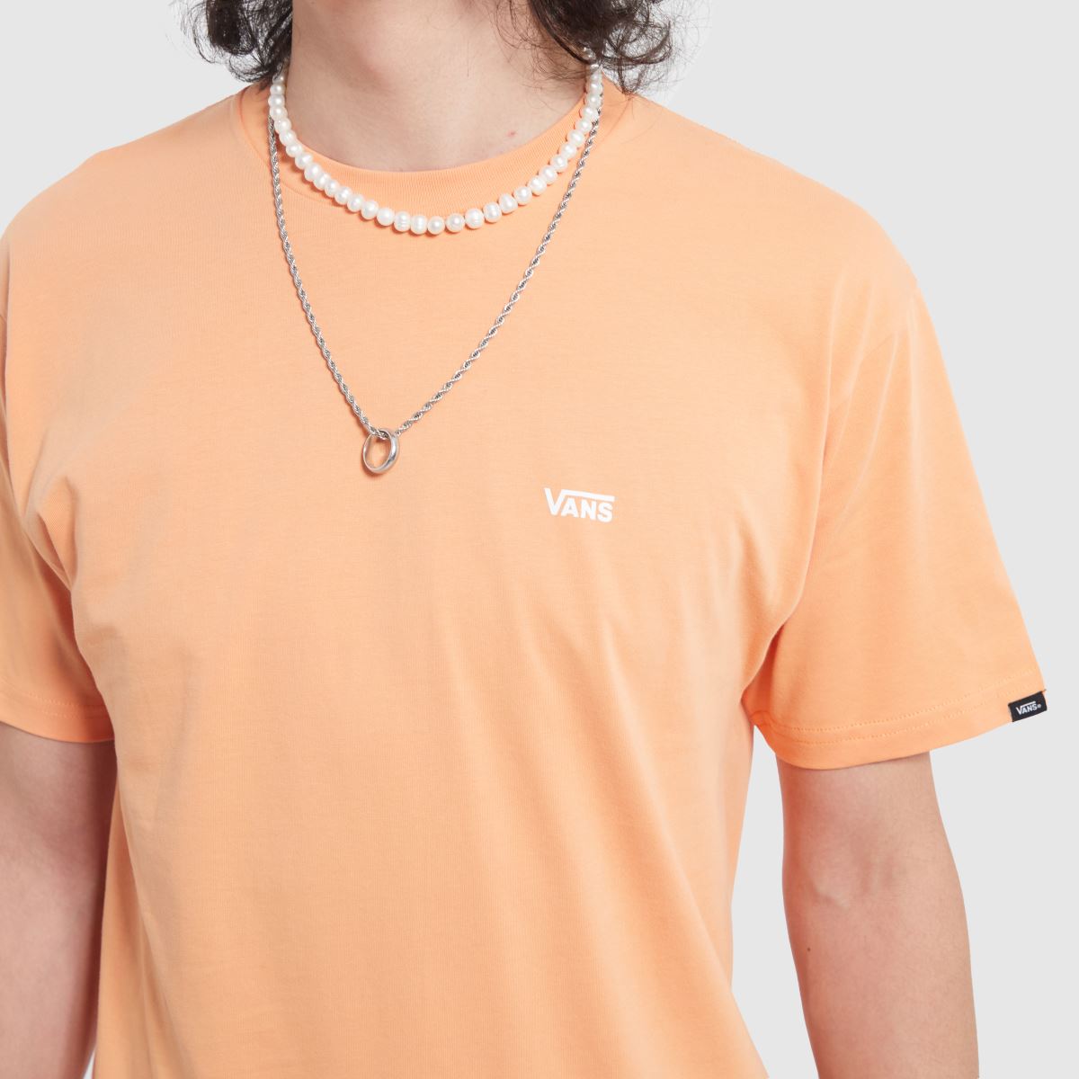 Vans bal mellkasi logós póló barna színben
