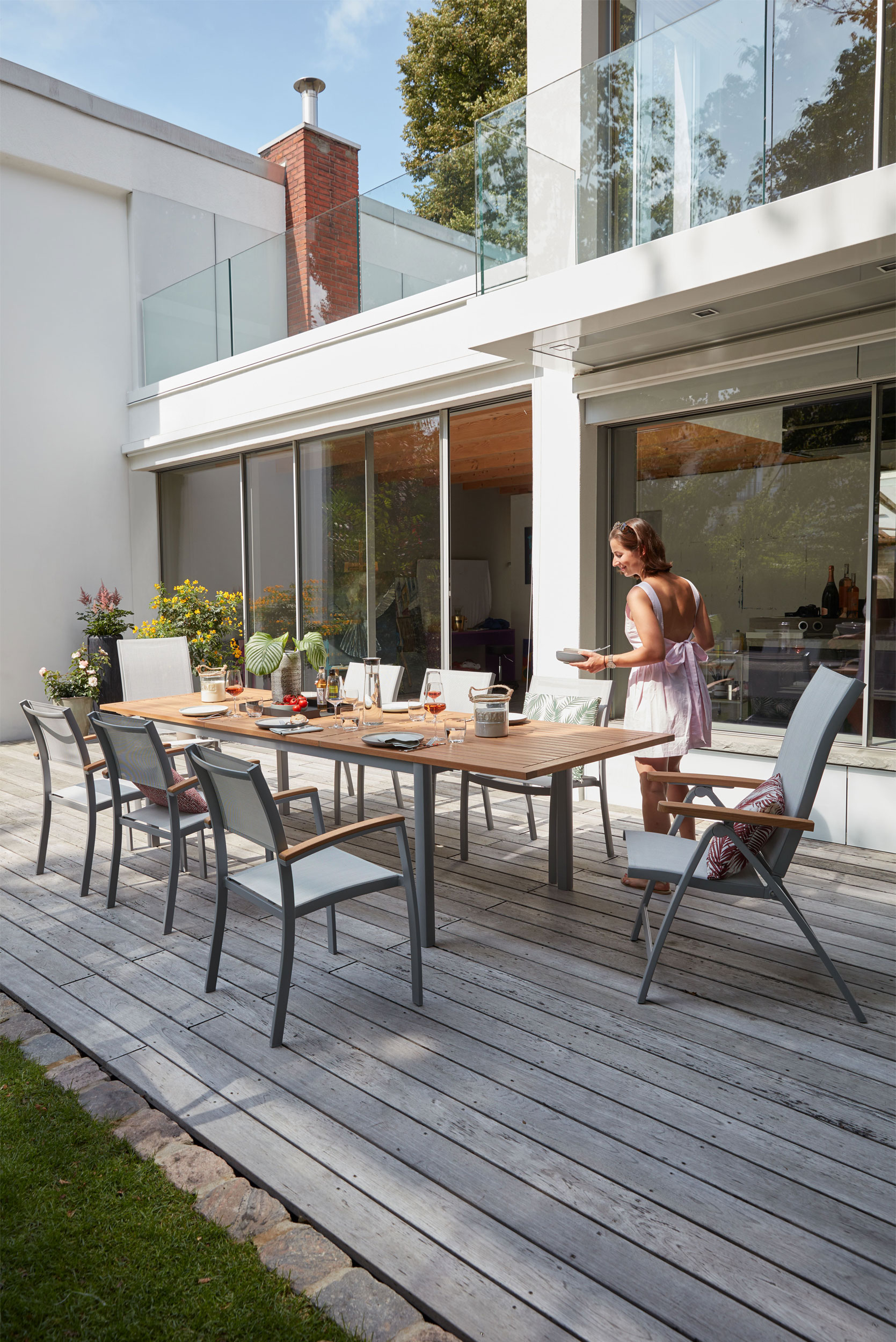 OUTDOORGartentisch ausziehbar grau