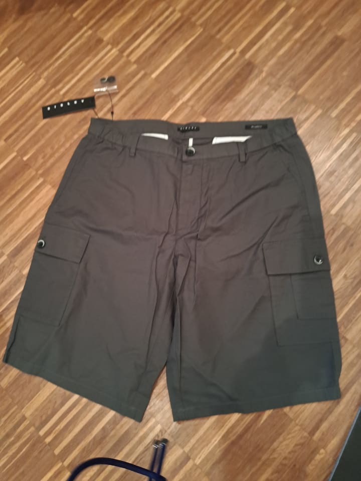 Sisley Cargoshorts in Khaki günstig kaufen 44