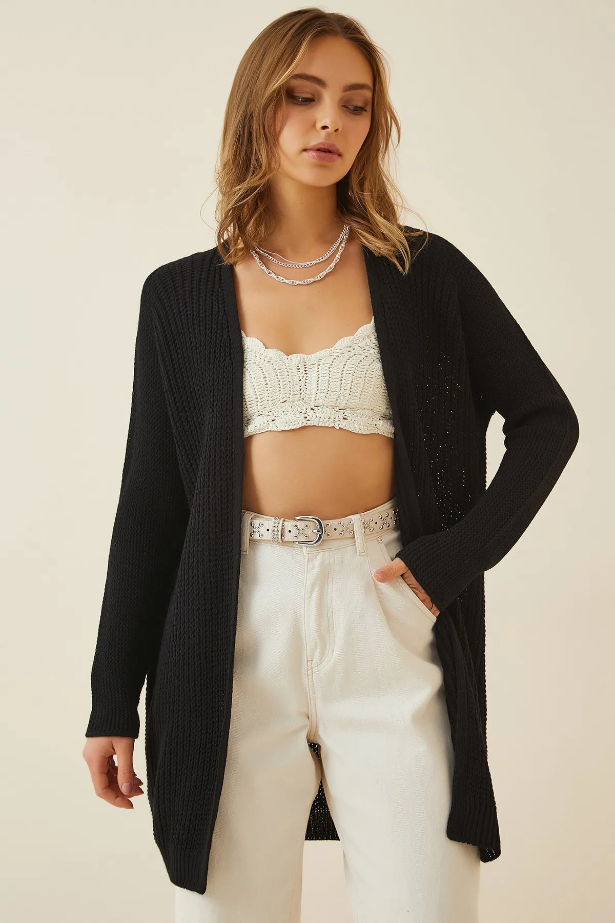Happiness İstanbul  Schwarze Damen-Strickjacke „Thessaloniki Basic“ aus Strick, YG00095