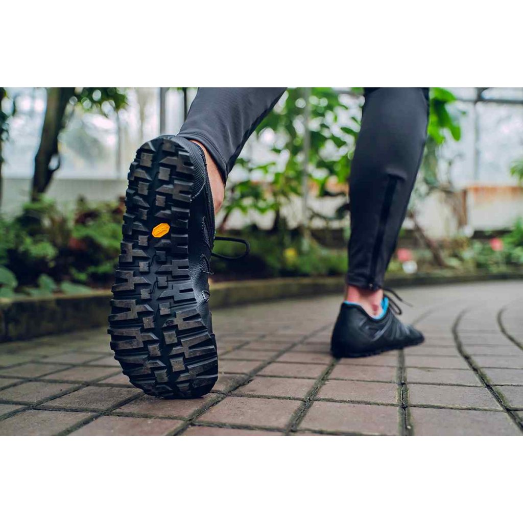 Ahinsa Chitra Trek&Trail schwarze Barfußhalbschuhe