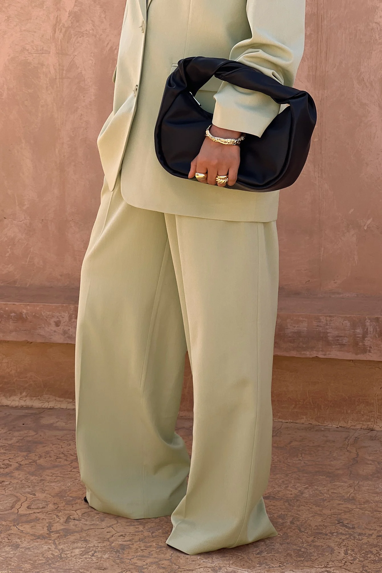 Anzughose mit mittelhoher Taille und Bundfalte