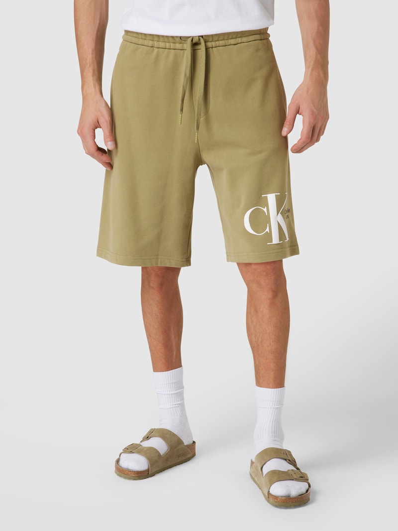 Sweatshorts mit Label-Print in schilf