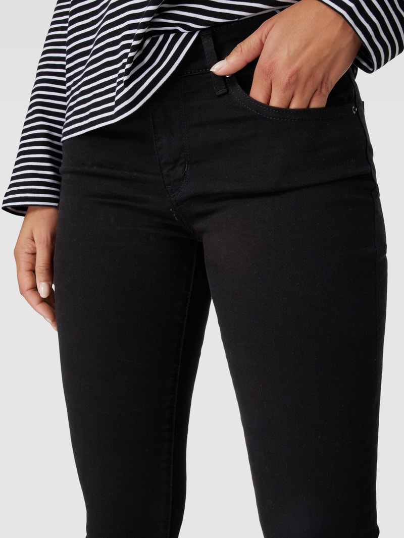 Skinny Fit Jeans im 5-Pocket-Design Modell '710' in schwarz