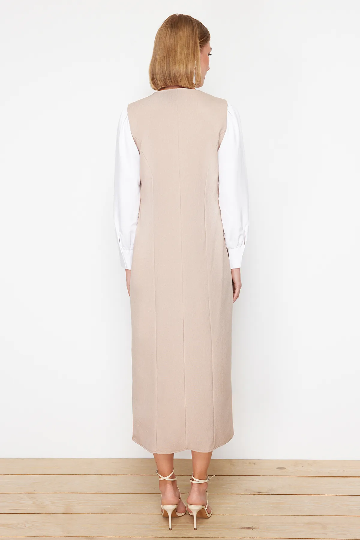 Trendyol Modest  Beige, ungefütterte Weste aus leinwandgewebtem Polyviscon TCTSS24EB00202
