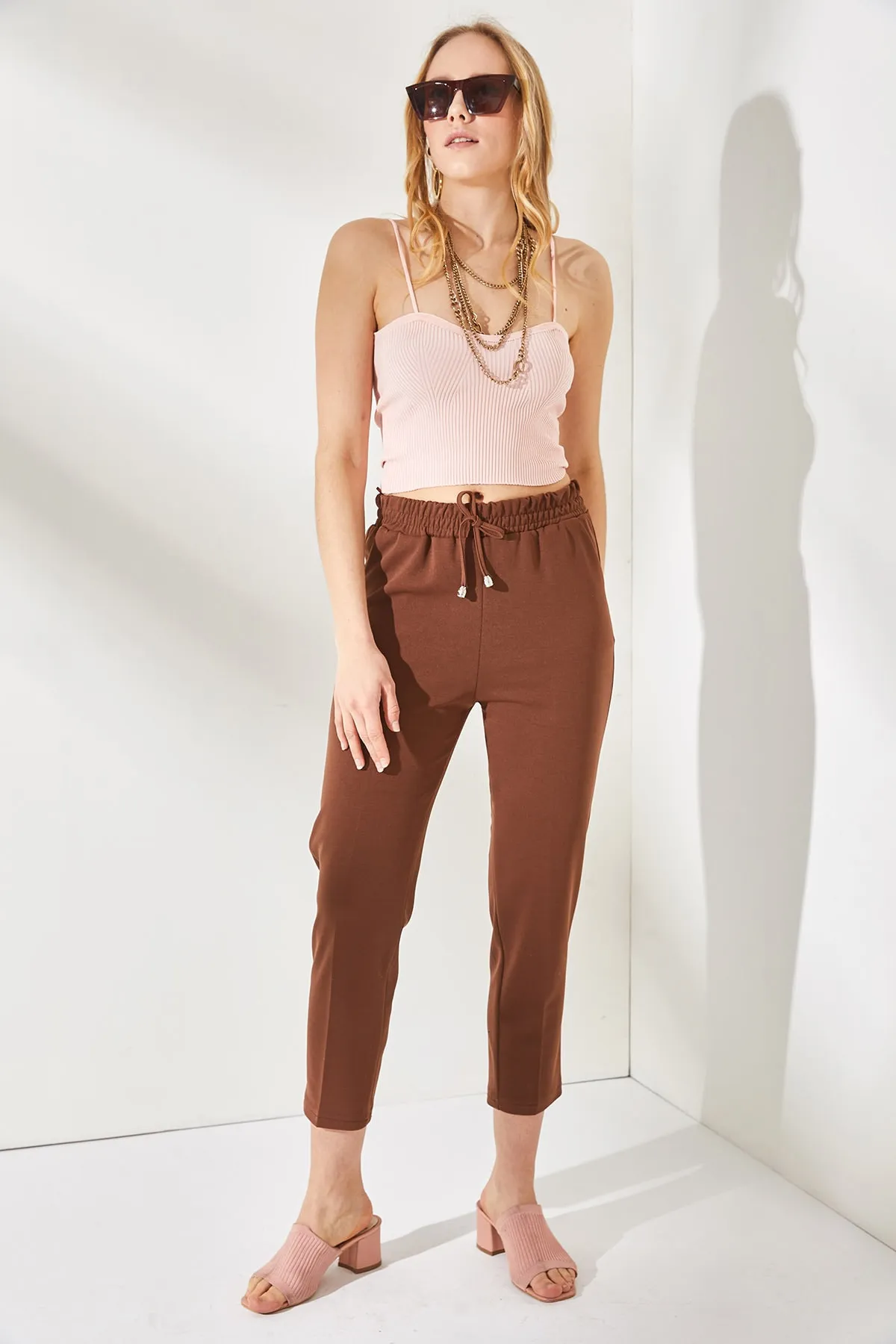 Olalook  Bitter Brown Damen-Karottenhose mit elastischem Bund und Taschen PNT-19000203
