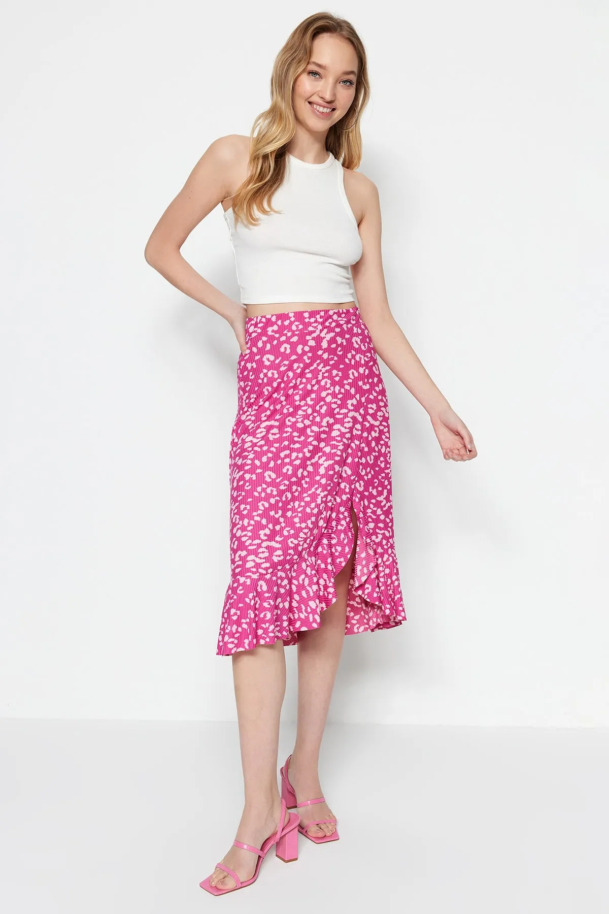 Trendyol Collection  Fuchsia bedruckter Midi-Stretch-Strickrock mit hoher Taille, Raffung und Volant TWOSS21ET0029