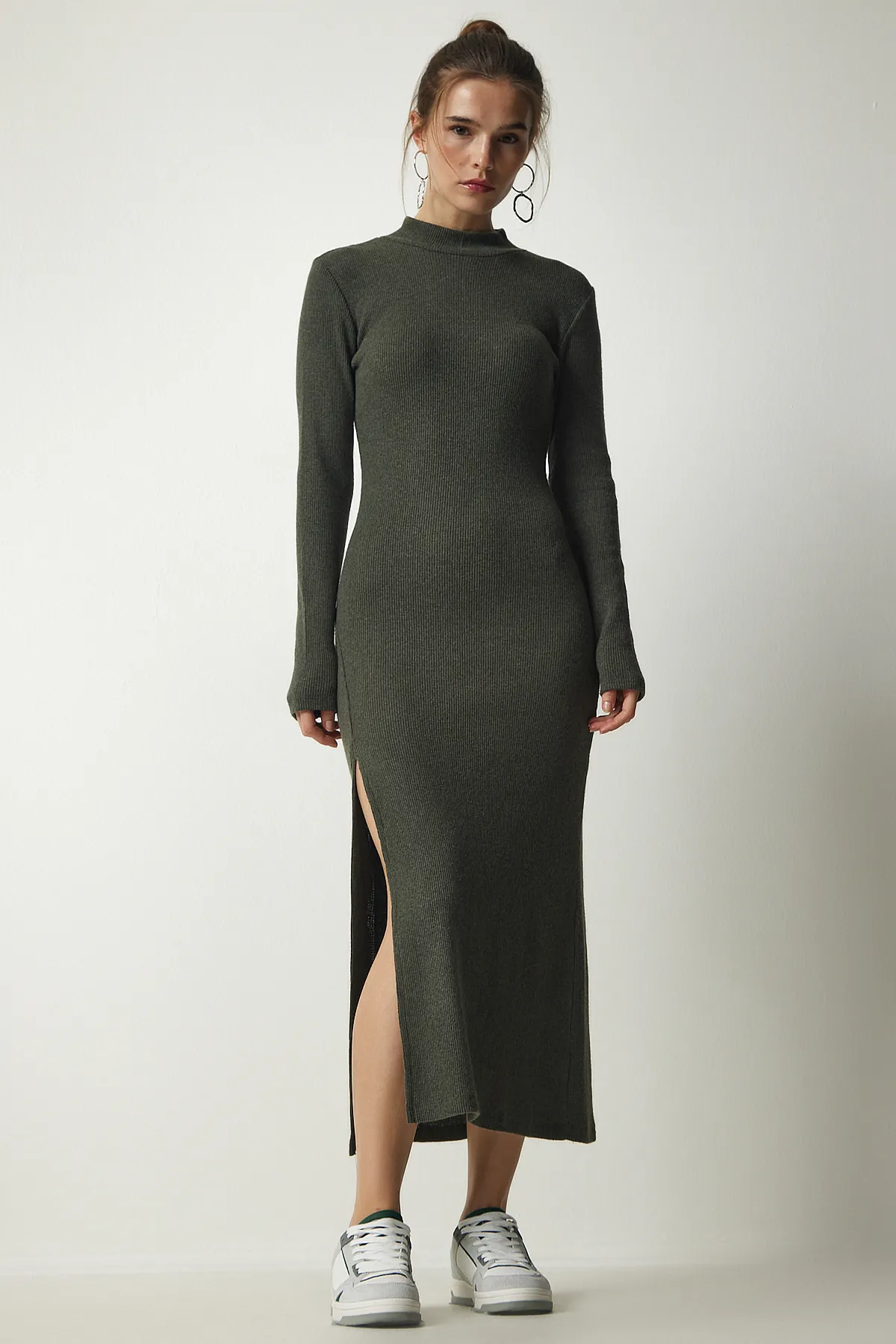 Happiness İstanbul  Dunkelkhakifarbenes, hochgeschlossenes, geschlitztes Camisole-Kleid für Damen UB00198