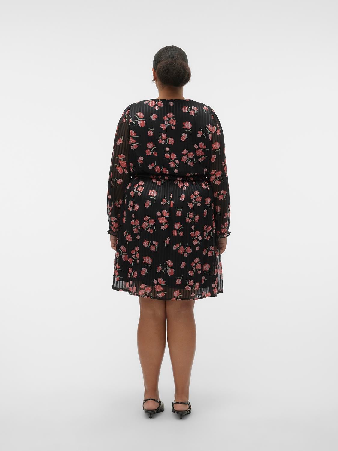 VMROSEY Kurzes Kleid
