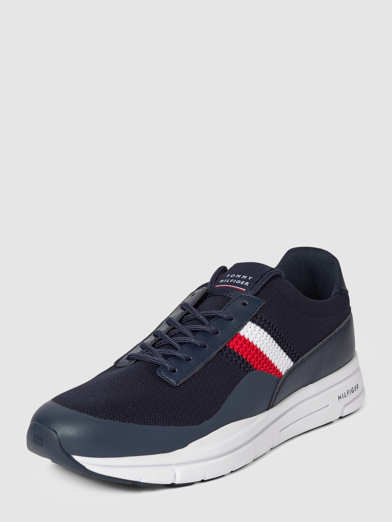 Sneaker mit Label-Details in marineblau