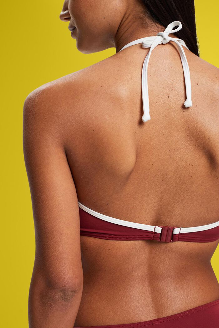 Dreifarbiges, wattiertes Bikinitop im Wickel-Look