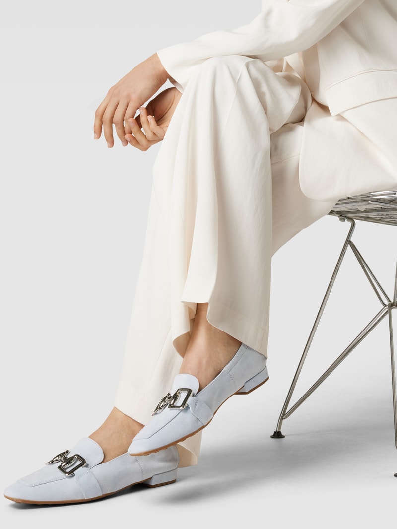 Penny-Loafer mit Zierbesatz in hellblau