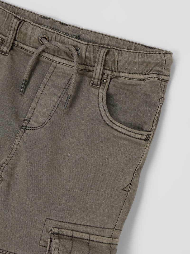Cargohose mit elastischem Bund in mittelbraun
