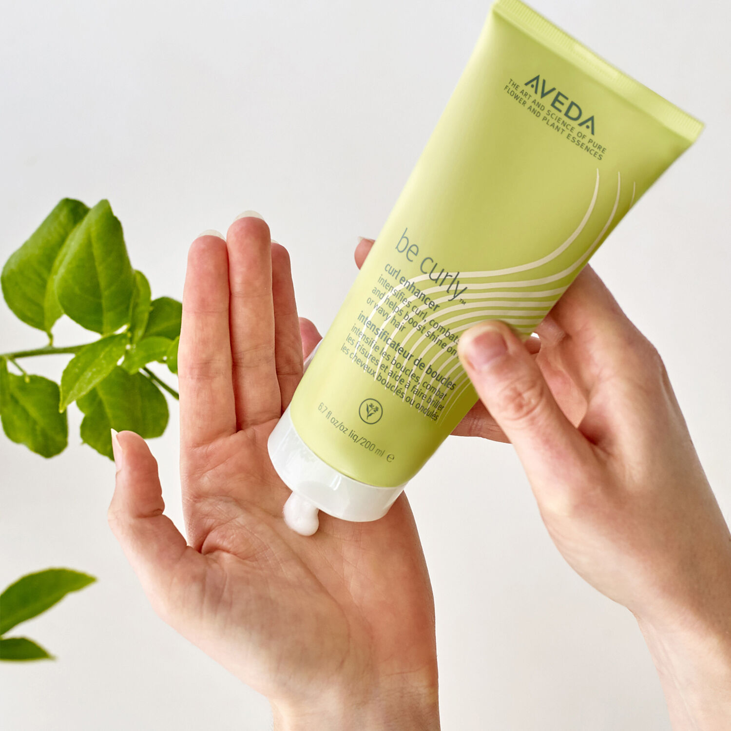 Aveda BE CURLY ™ Intensificateur de boucles 200 ml