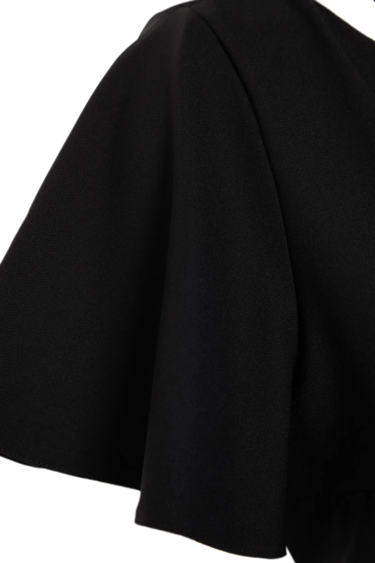 Trendyol Curve  Schwarzes Volantkleid mit gewebten Ärmeln TBBSS22EL1626