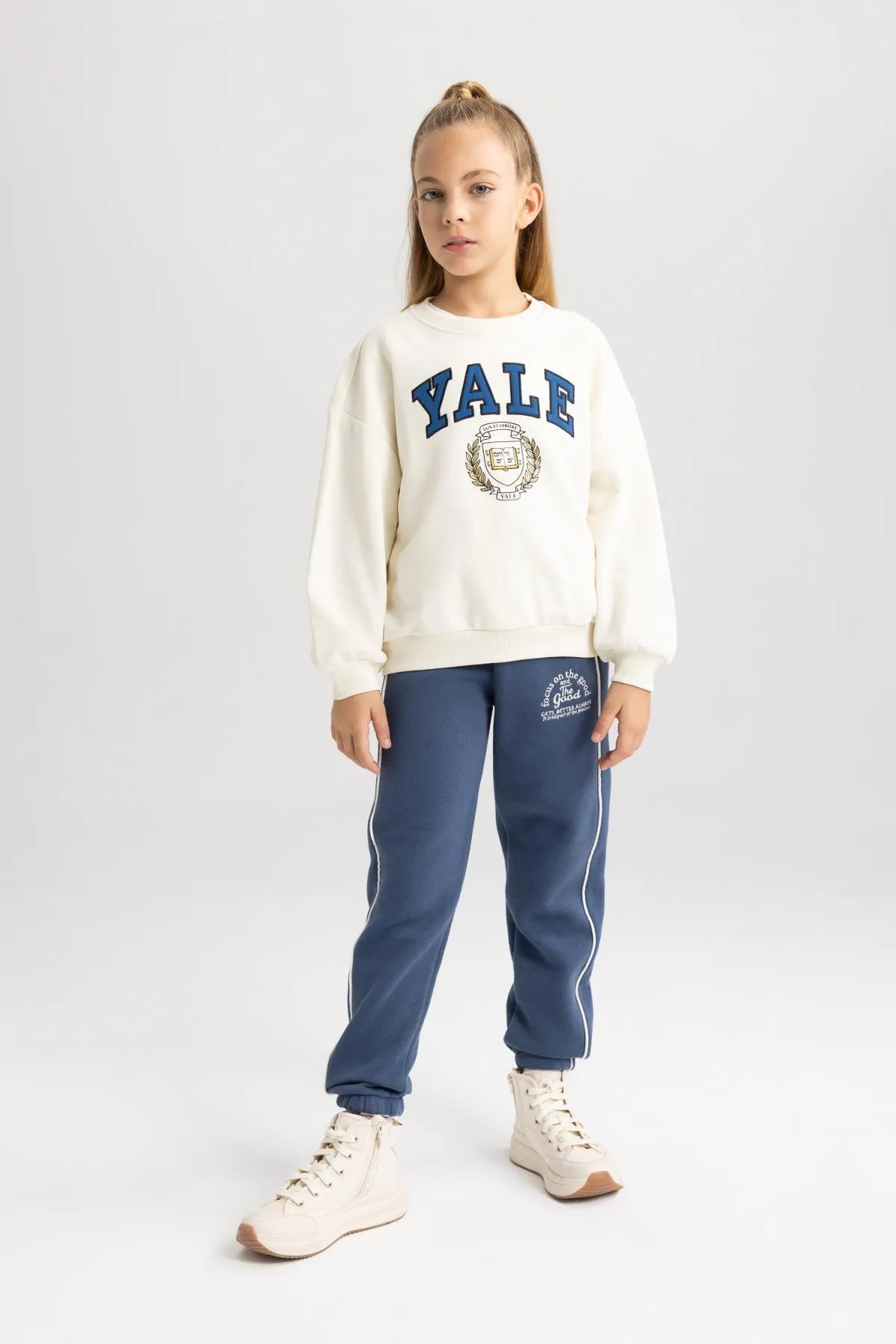 DeFacto  Yale University Relax Fit Rundhals-Sweatshirt für Mädchen