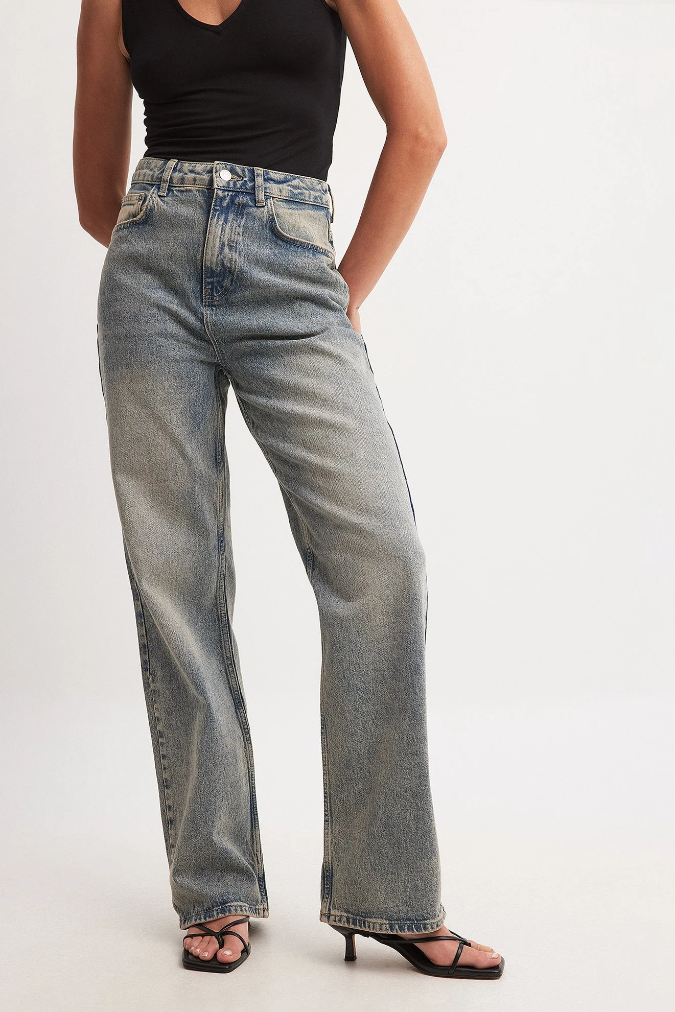Gerade geschnittene Jeans mit hoher Taille