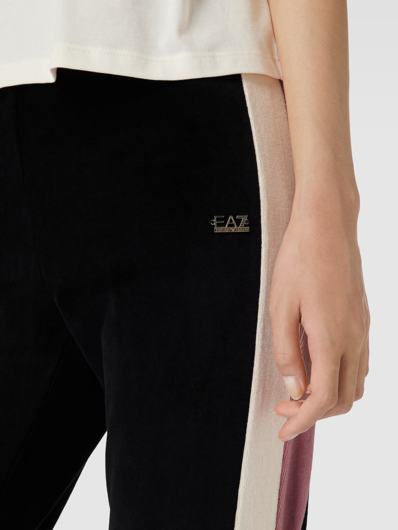 Sweatpants mit elastischem Bund in schwarz