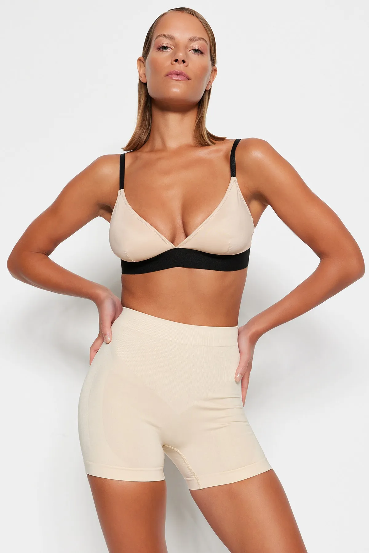 Trendyol Collection  Skin Seamless/Seamless Recovery Gestrickte Shorts Länge Korsett THMSS23KS00004