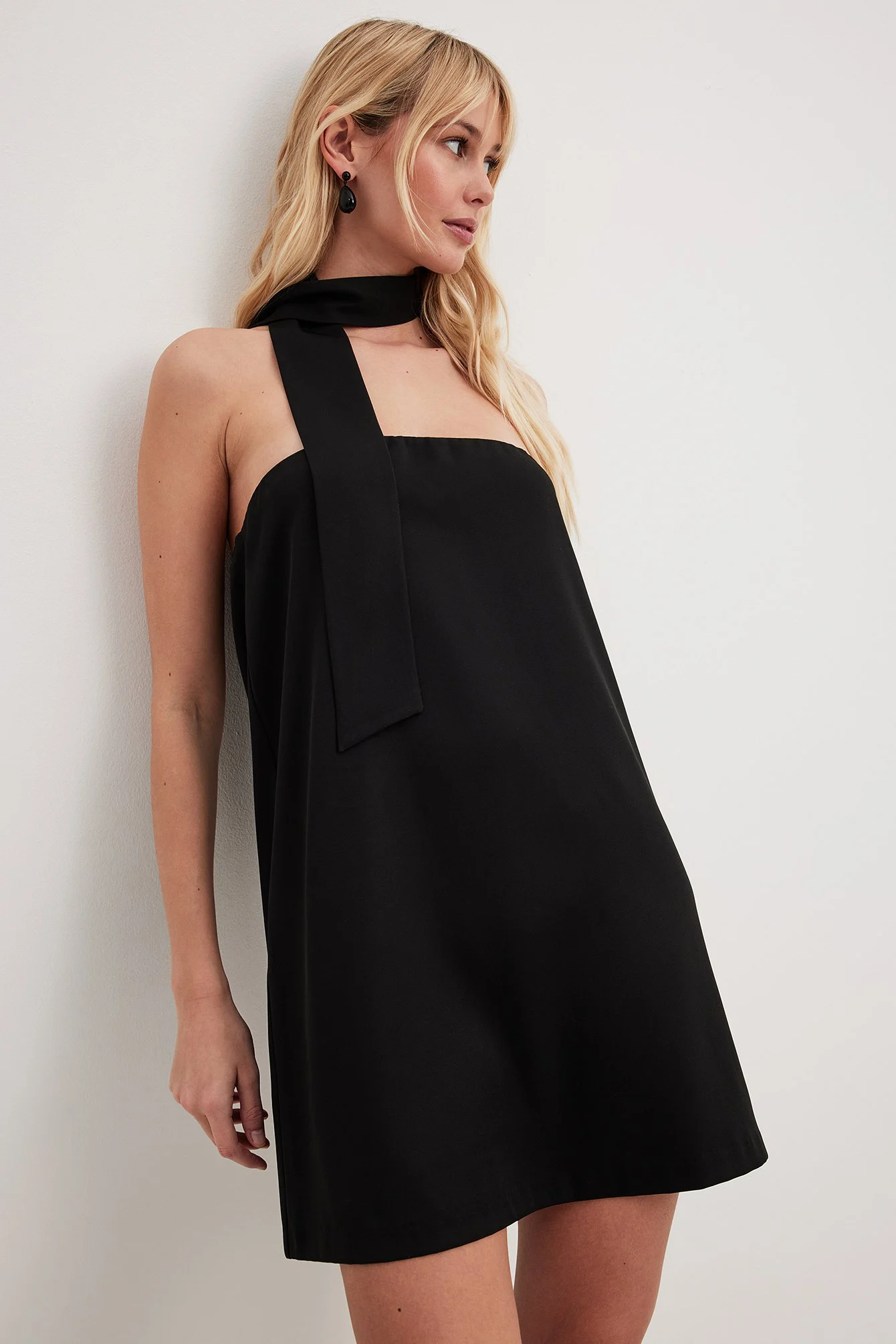 Minikleid mit Schaldetail