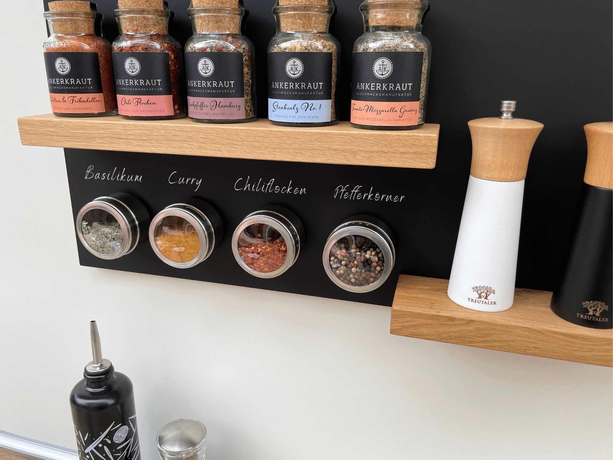 wood4hood Gewürzregal MAGNET, Spar-Set mit viel Zubehör, Magnettafel mit magnetischen Böden aus Eiche · beschreibbar