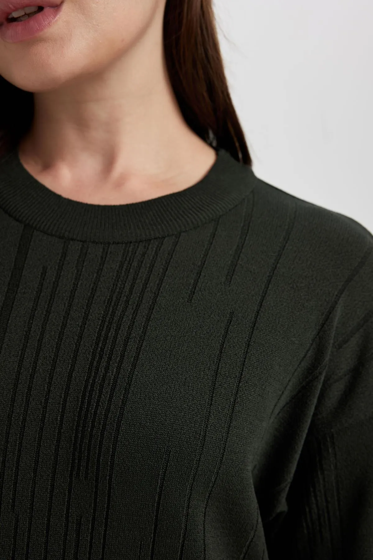 DeFacto  Langärmliges Midikleid aus Crêpe in normaler Passform A9806ax23wn