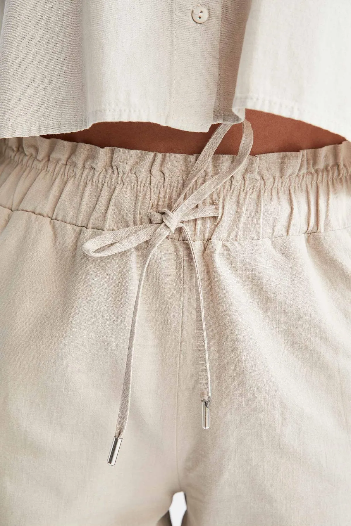 DeFacto  Capri-Hose in Leinenoptik aus 100 % Baumwolle mit breiten Beintaschen