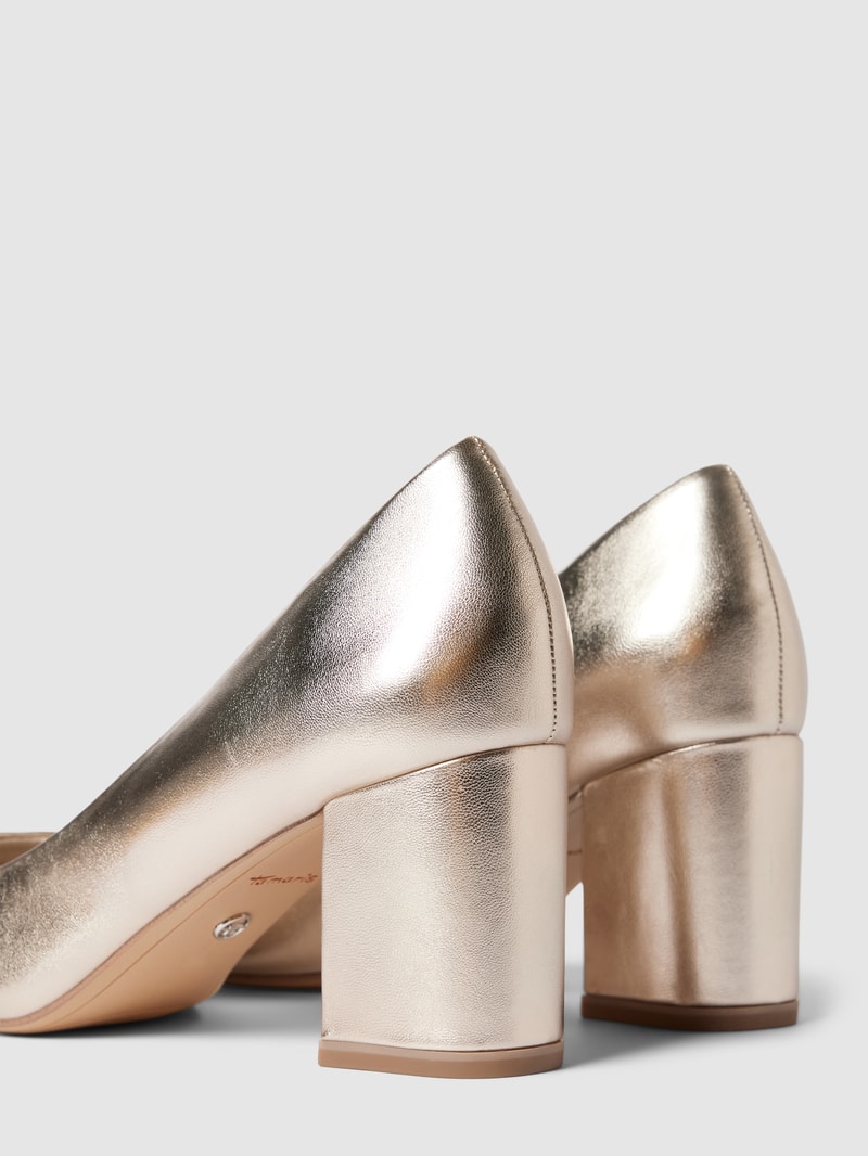 Pumps aus Leder mit abgerundeter Spitze in gold