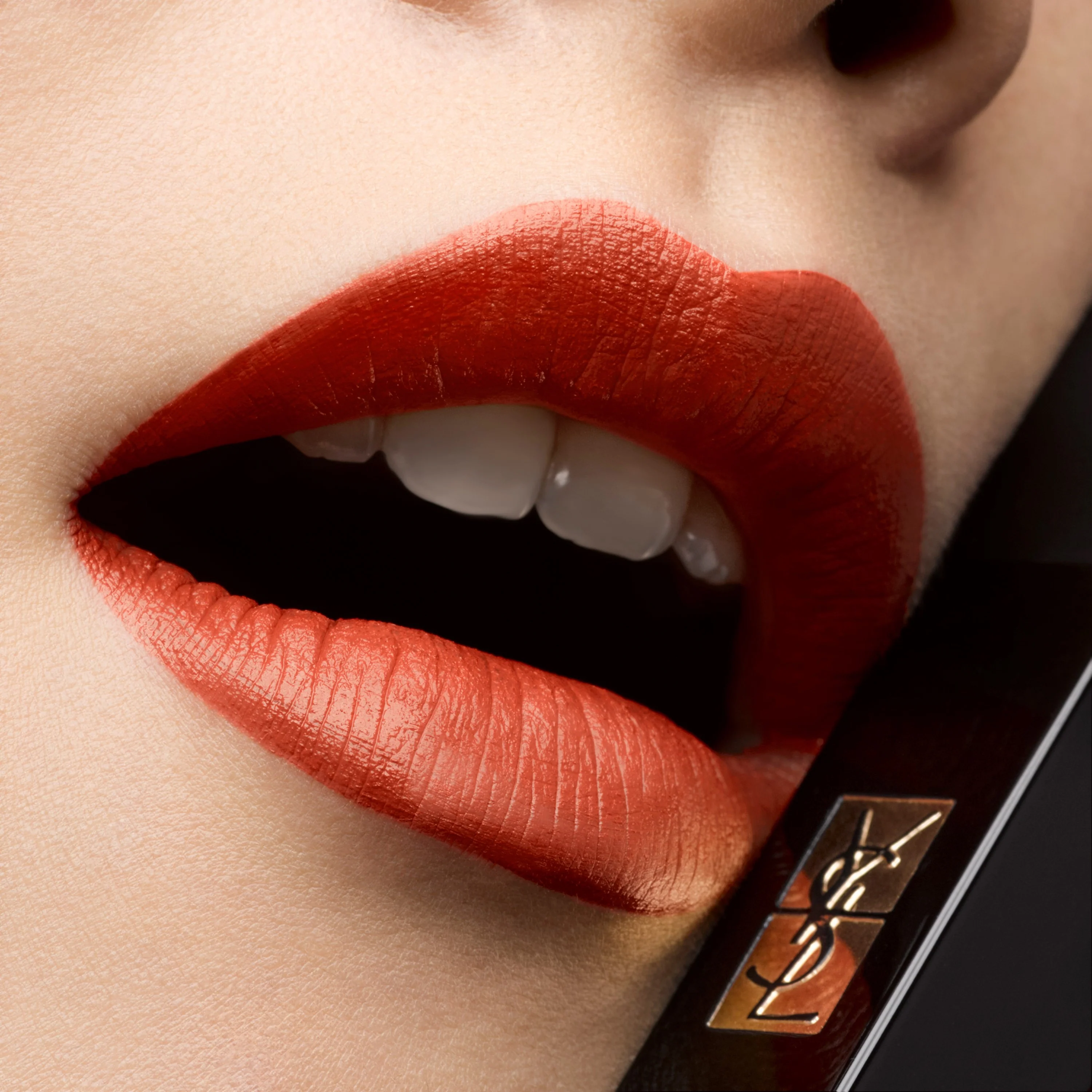 Rouge Pur Couture Rujul Subțire de Catifea Radical - Ruj Mat, Ruj de Buze