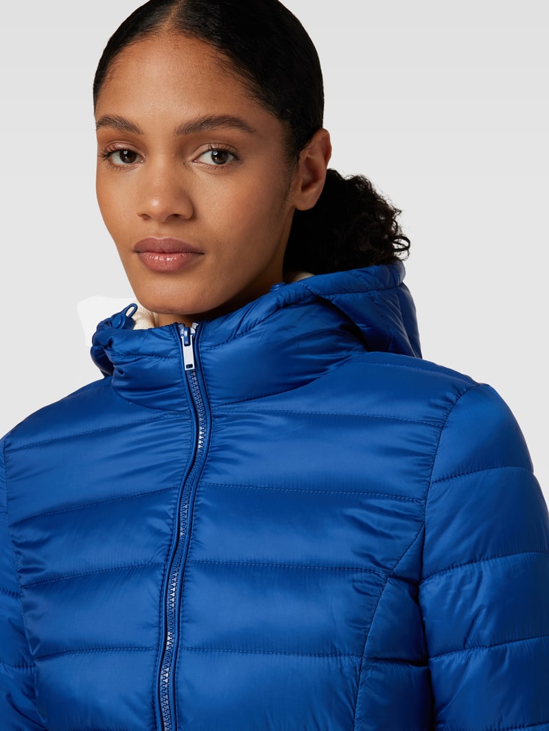 Steppjacke mit Kapuze in blau