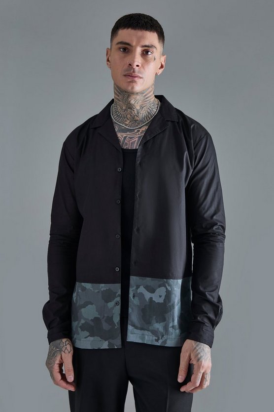 Tall langärmliges Hemd mit Camouflage-Print