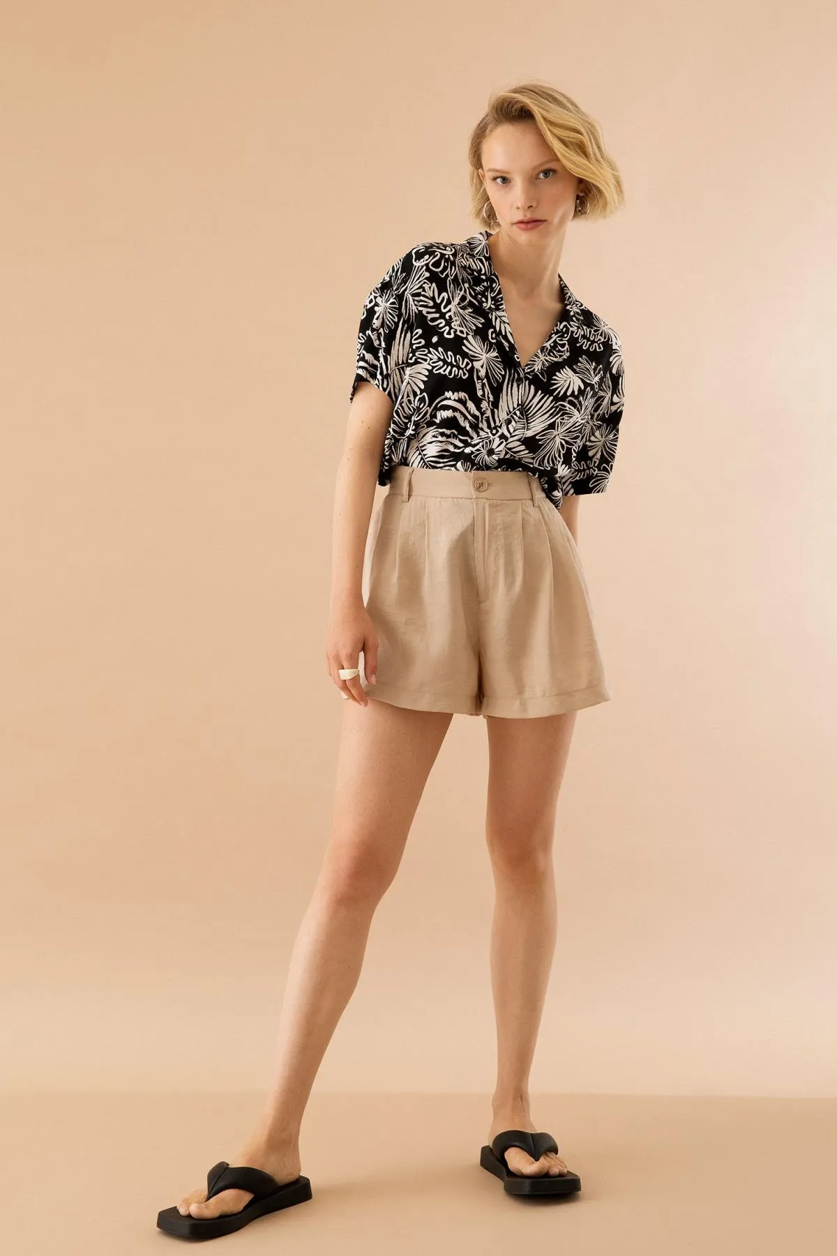 DeFacto  Modal-Shorts mit normaler Taille und normaler Passform X4722az22sm
