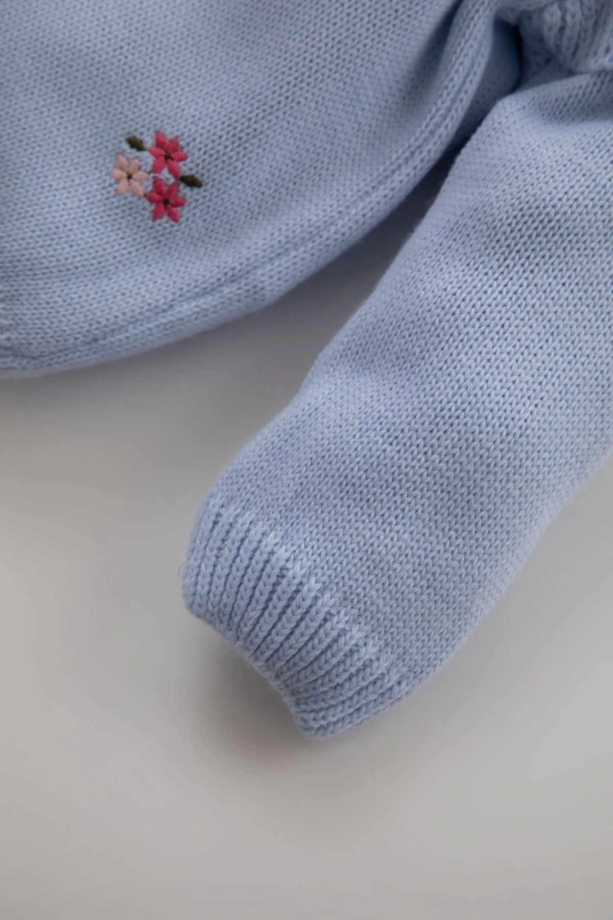 DeFacto  Baby-Pullover mit Rundhalsausschnitt und Blumenmuster