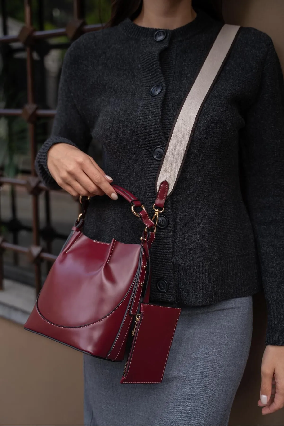Madamra  Burgunderrote, oben genähte Geldbörsen-Beuteltasche für Damen