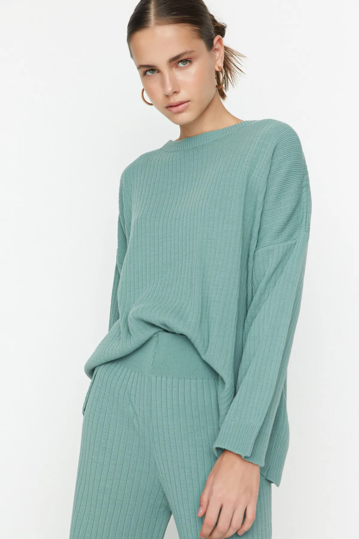 Trendyol Collection  Mintgrünes Strickoberteil- und Unterteil-Set mit Rundhalsausschnitt TWOSS20AU0084