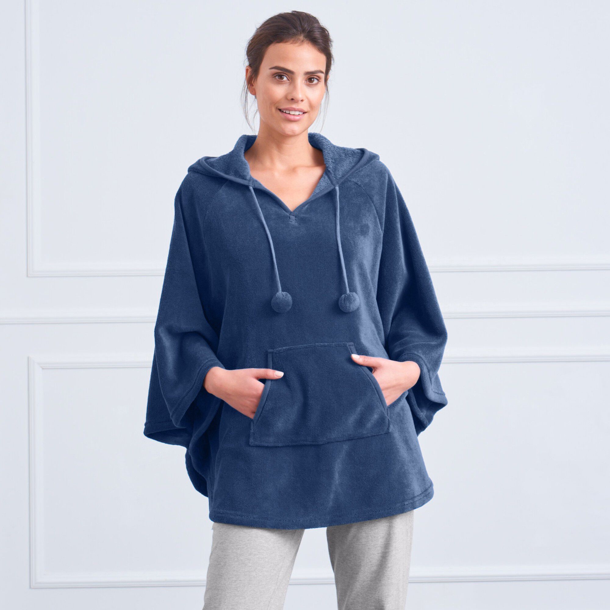 Poncho à capuche, maille polaire toucher peluche