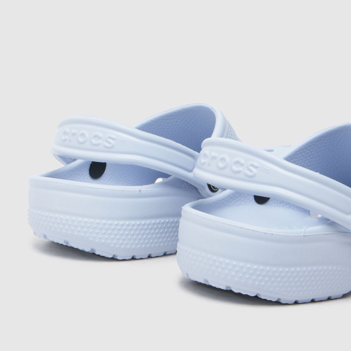 Crocs klasszikus klumpa szandál halványkék színben