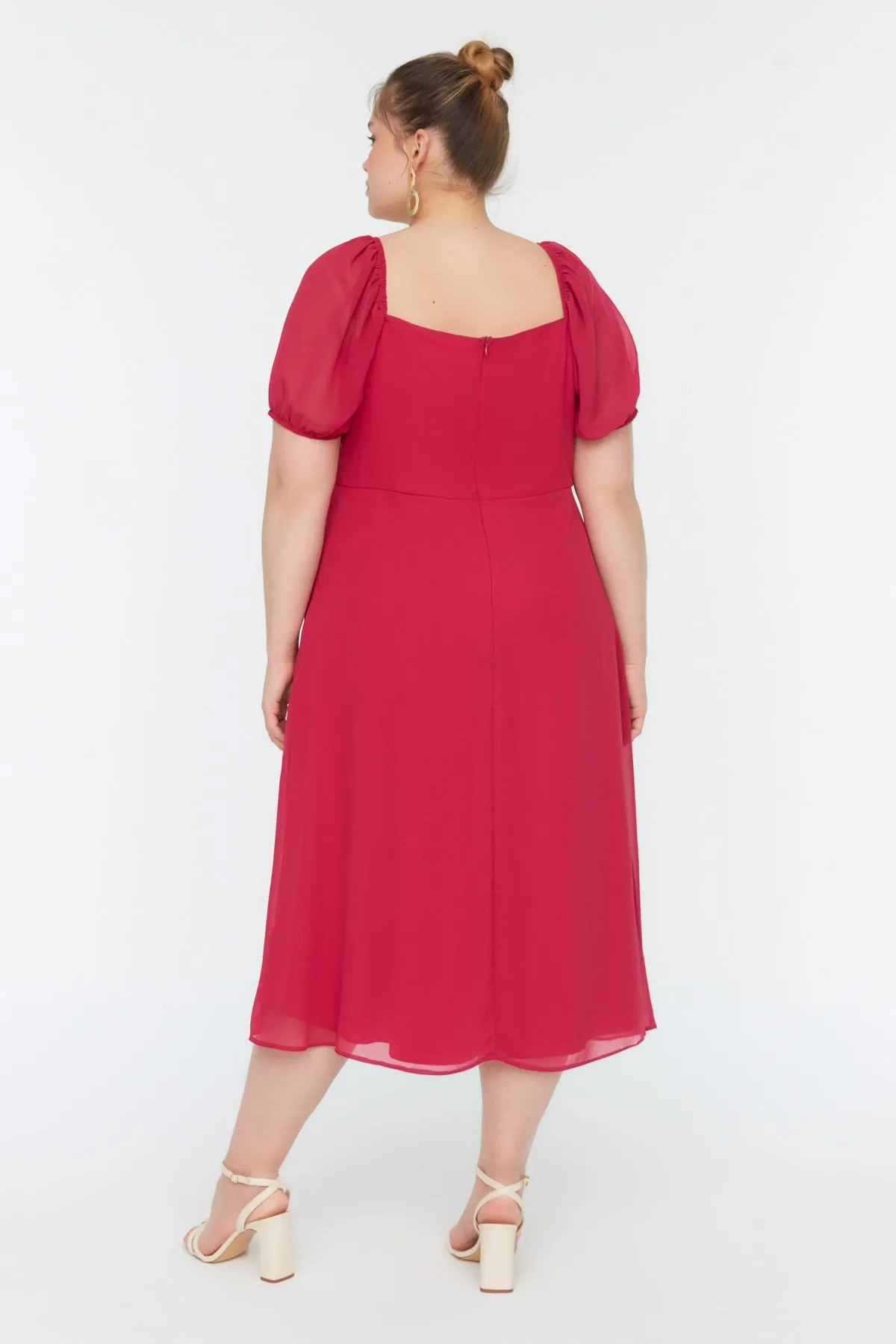 Trendyol Curve  Fuchsia gewebtes Kleid mit Schlitz TBBSS22AH0012