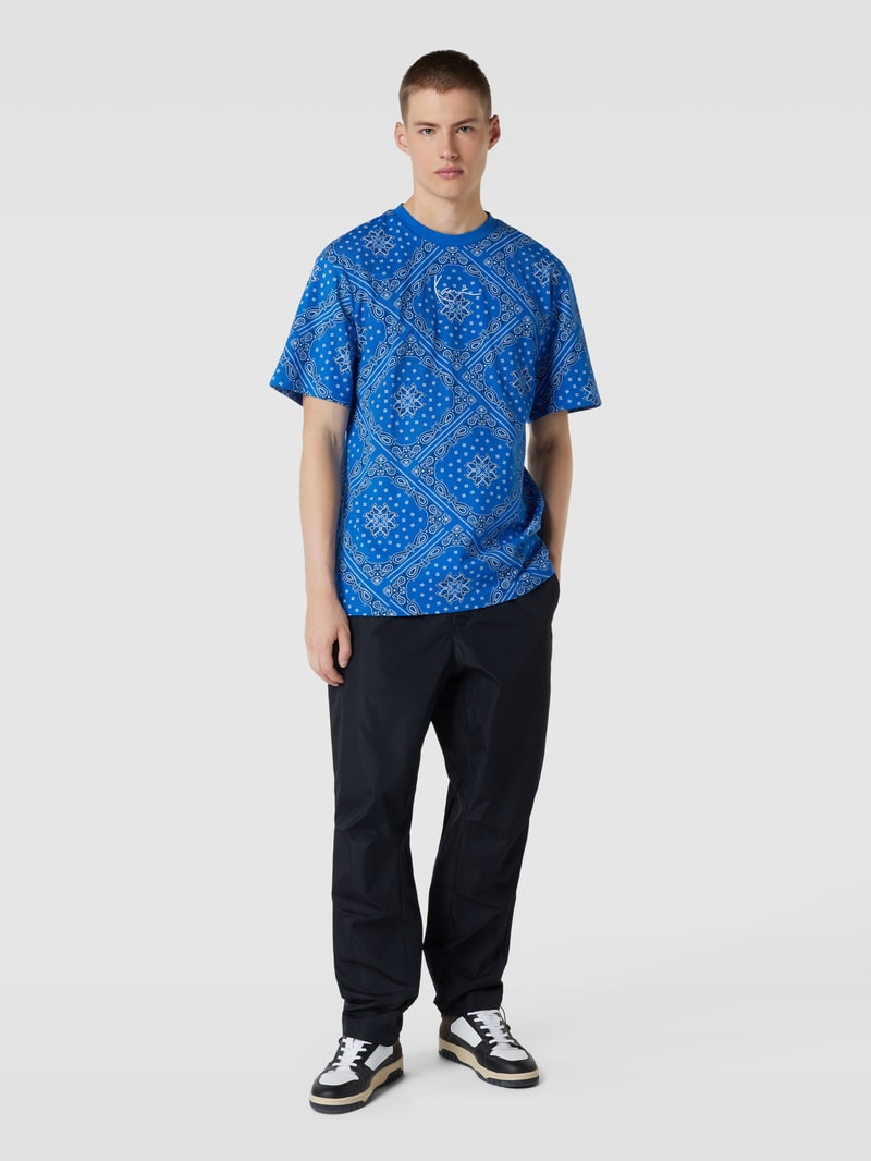 T-Shirt mit Paisley-Muster in blau