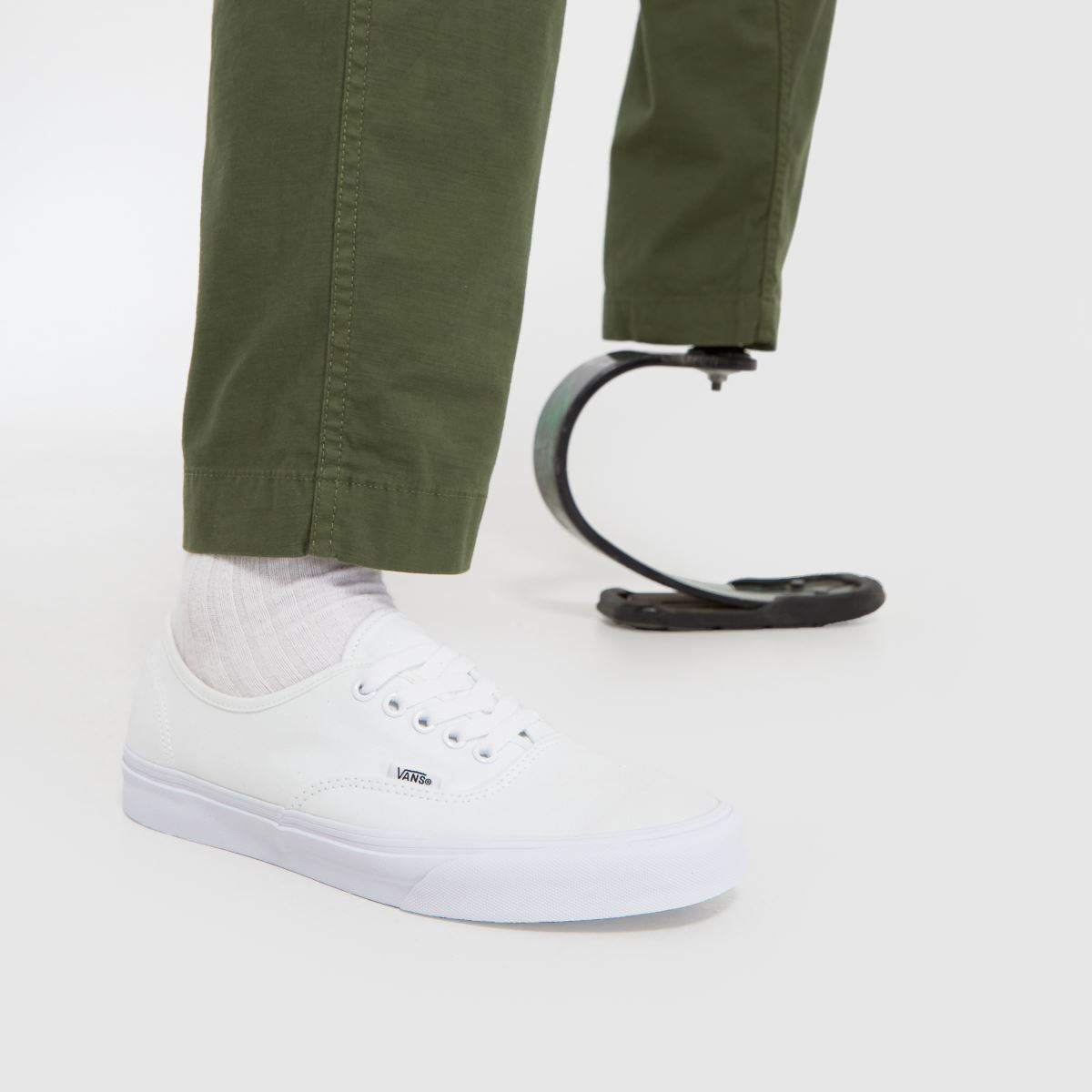 Vans – Autentiska sneakers i vitt