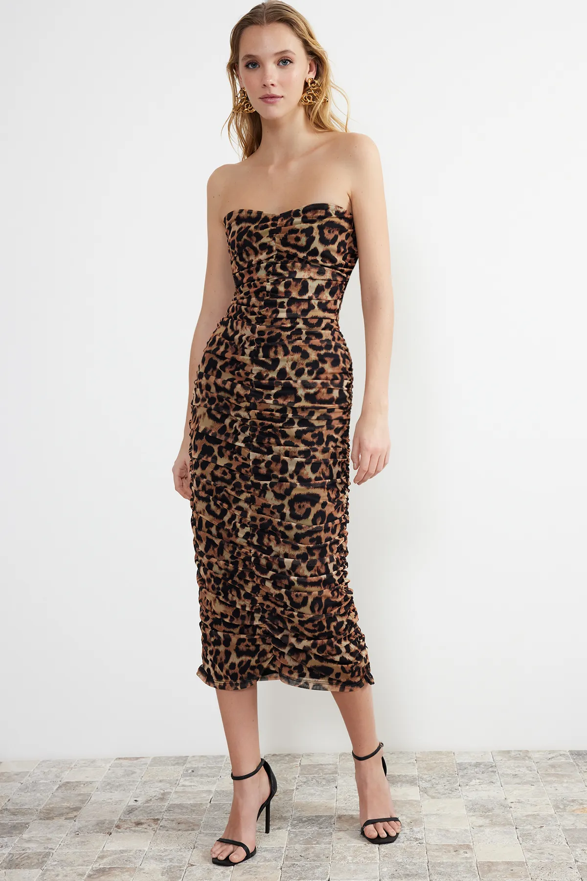 Trendyol Collection  Mehrfarbiges, drapiertes, tailliertes, gestricktes, elegantes Abendkleid TPRSS24EL00058
